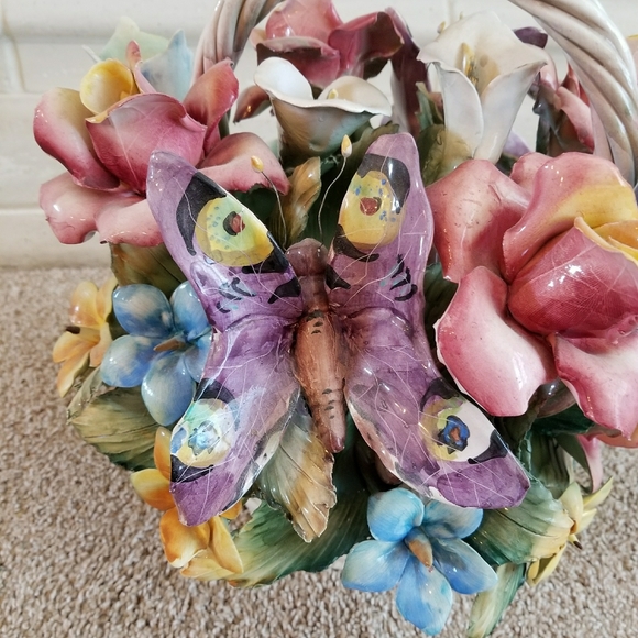 ❤EUC❤ CAPODIMONTE LARGE BASKET - Picture 5 of 16